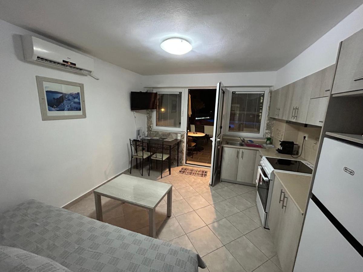 Aroma Cavas Apartment Pyrgos Kallistis ภายนอก รูปภาพ
