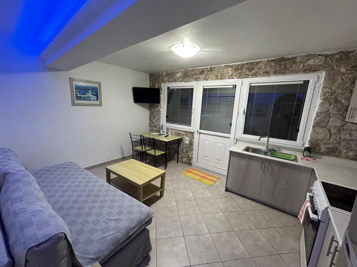 Aroma Cavas Apartment Pyrgos Kallistis ภายนอก รูปภาพ